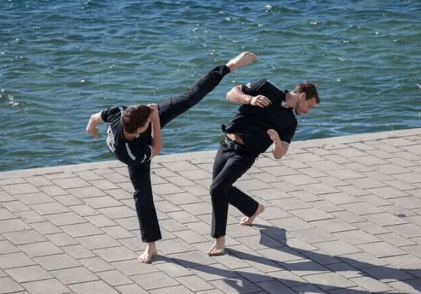 Góc Nhìn Chuyên Sâu: Tại Sao Chúng Ta Lại Mơ Thấy Đánh Nhau?